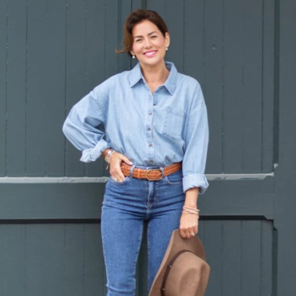 One Wednesday x Jilly Box - The Chambray Button Up - Size M - Picture 3 of 5